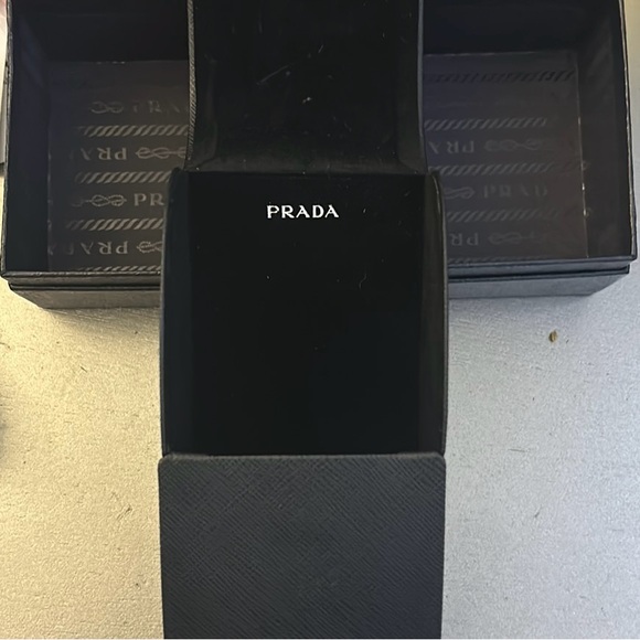 PRADA SUNGLASSES BLK - Picture 7 of 9